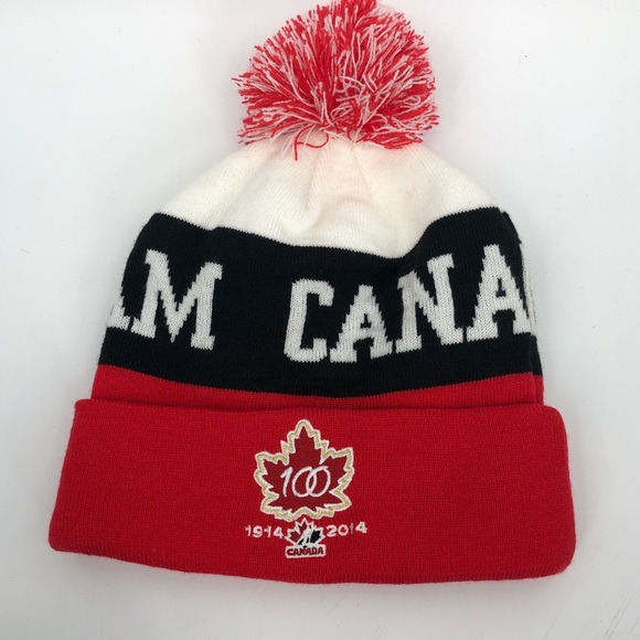New Nike Team. Canada Maple Leaf hat beanie